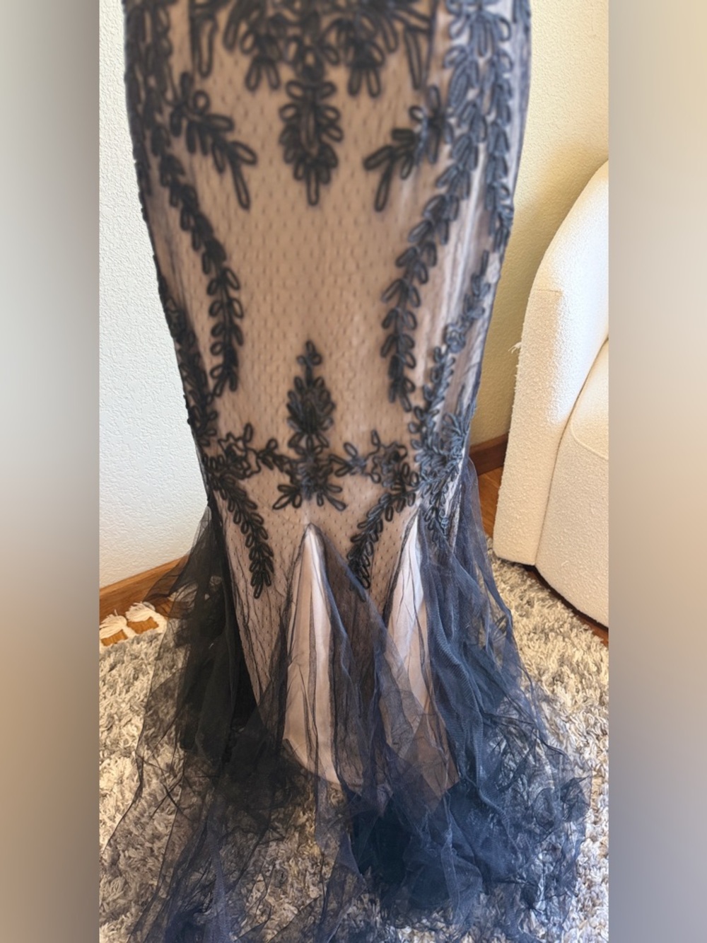 Cachet Embroidered Tulle Mermaid Gown-Size 8-NWOT - Picture 13 of 16